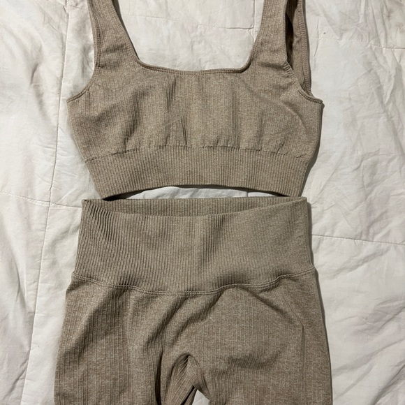 workout set - Picture 1 of 3